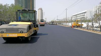 襄洲臥龍路改性瀝青攤鋪主車道